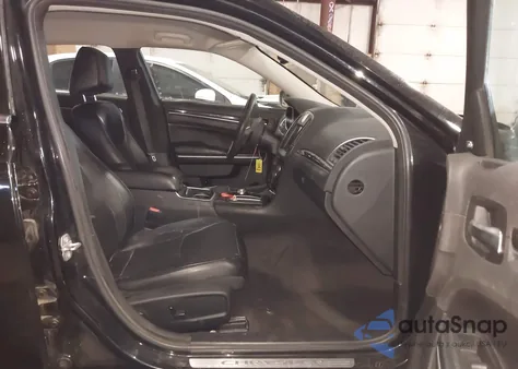 2019 Chrysler 300 Limited Awd из США, поврежденный, VIN 2C3CCAKG8KH536962